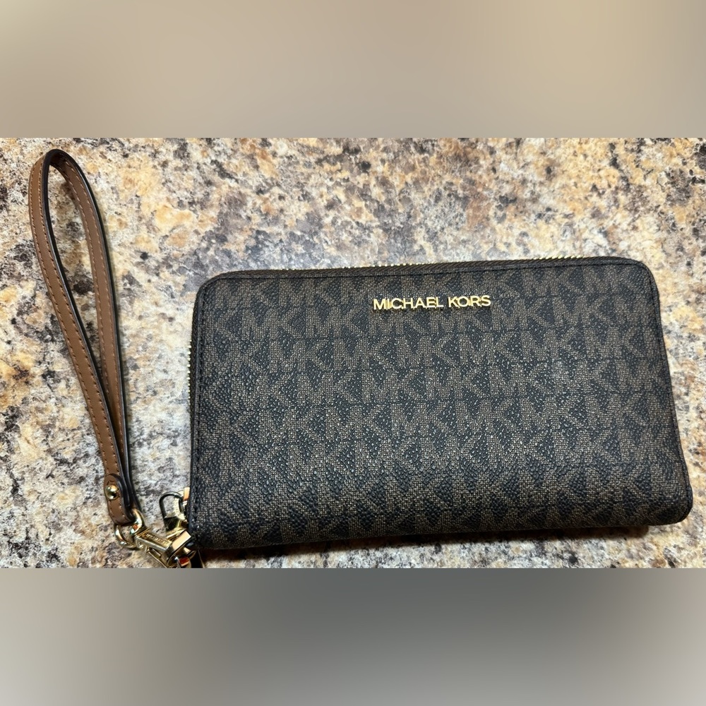 Michael Kors ladies wallet with wrist strap